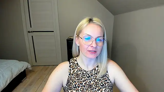 Snapshot of Alicee_Gracee chatting on March 14, 2025, 6:07 pm Alicee Gracee online show from March 14, 2025, 6:07 pm