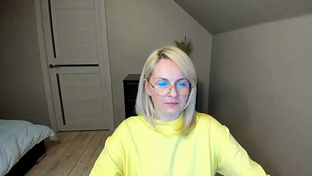 Snapshot of Alicee_Gracee chatting on March 15, 2025, 6:21 pm Alicee Gracee online show from March 15, 2025, 6:21 pm