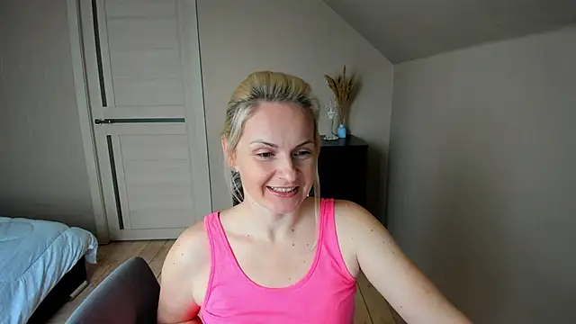 Snapshot of Alicee_Gracee chatting on March 17, 2025, 6:00 pm Alicee Gracee online show from March 17, 2025, 6:00 pm