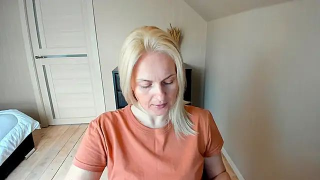 Snapshot of Alicee_Gracee chatting on March 22, 2025, 7:15 am Alicee Gracee online show from March 22, 2025, 7:15 am