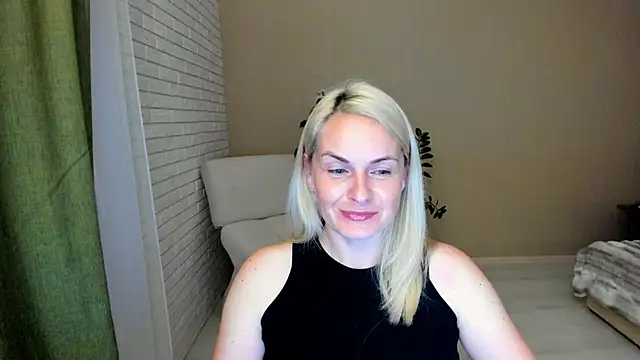 Snapshot of Alicee_Gracee chatting on September 21, 2025, 7:48 pm Alicee Gracee online show from September 21, 2025, 7:48 pm