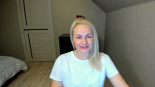 Snapshot of Alicee_Gracee chatting on October 9, 2025, 7:12 pm Alicee Gracee online show from October 9, 2025, 7:12 pm