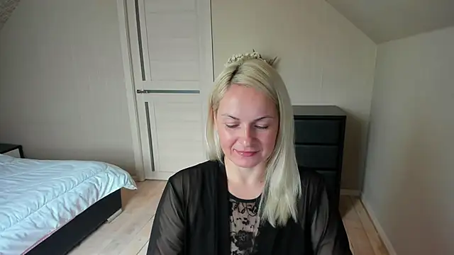 Snapshot of Alicee_Gracee chatting on October 21, 2025, 6:58 am Alicee Gracee online show from October 21, 2025, 6:58 am