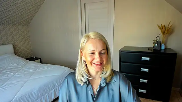 Snapshot of Alicee_Gracee chatting on November 14, 2025, 7:07 am Alicee Gracee online show from November 14, 2025, 7:07 am