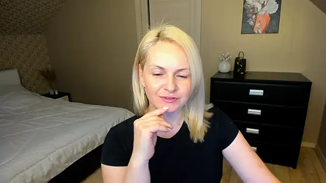 Snapshot of Alicee_Gracee chatting on November 30, 2025, 7:18 pm Alicee Gracee online show from November 30, 2025, 7:18 pm