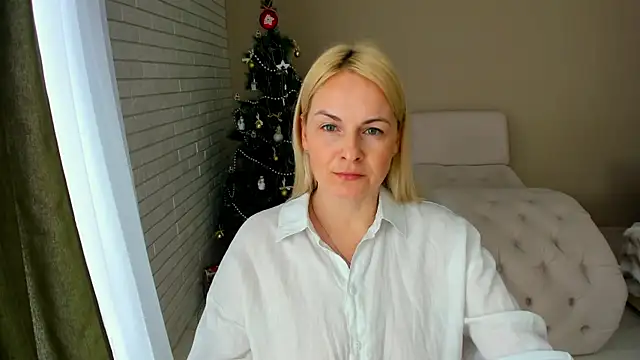 Snapshot of Alicee_Gracee chatting on January 12, 2026, 10:42 am Alicee Gracee online show from January 12, 2026, 10:42 am