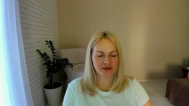 Snapshot of Alicee_Gracee chatting on February 11, 2026, 11:26 am Alicee Gracee online show from February 11, 2026, 11:26 am