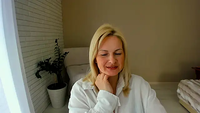Snapshot of Alicee_Gracee chatting on February 20, 2026, 10:05 am Alicee Gracee online show from February 20, 2026, 10:05 am