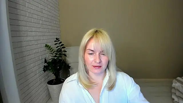 Snapshot of Alicee_Gracee chatting on February 25, 2026, 7:34 pm Alicee Gracee online show from February 25, 2026, 7:34 pm