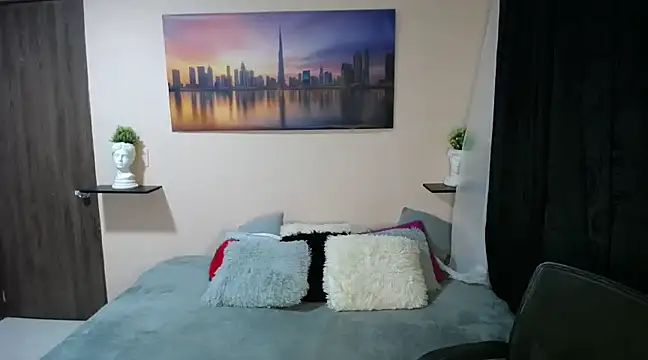 cristal-evanns online show from December 20, 2024, 2:08 am