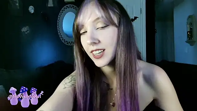 Snapshot of thevixenviolet chatting on October 18, 2025, 10:21 pm thevixenviolet online show from October 18, 2025, 10:21 pm