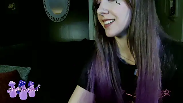 Snapshot of thevixenviolet chatting on October 29, 2025, 12:46 am thevixenviolet online show from October 29, 2025, 12:46 am