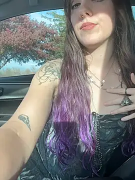 thevixenviolet online show from April 8, 2026, 12:32 am