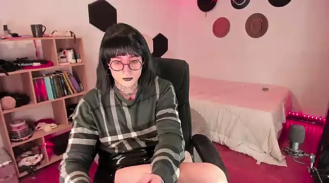 ShiiraVelkor online show from December 13, 2024, 12:28 pm