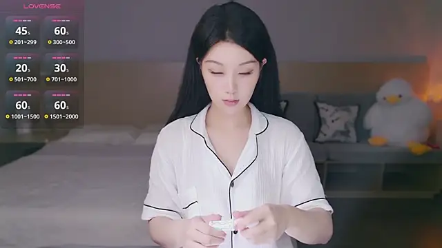 Lucky-baby online show from September 24, 2025, 1:03 pm