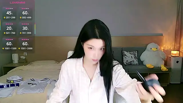 Lucky-baby online show from October 16, 2025, 1:12 pm