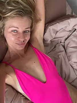 -OliWow- online show from March 1, 2026, 1:51 am