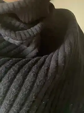 Bella0815 online show from December 15, 2024, 7:13 am