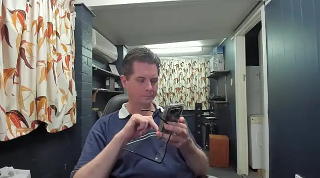 tilobinder online show from December 3, 2024, 12:16 pm