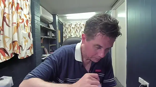 tilobinder online show from December 4, 2024, 5:00 pm