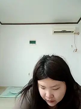 hello098712 online show from March 20, 2025, 10:43 am