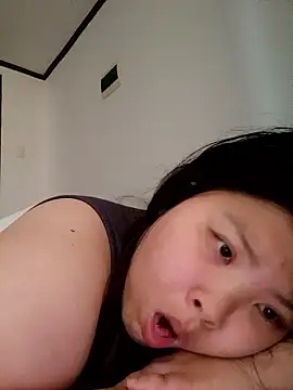 hello098712 online show from October 8, 2025, 12:52 am