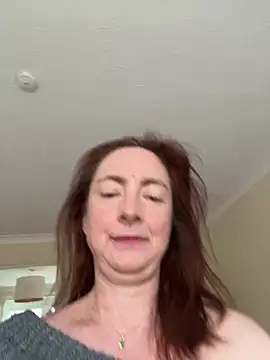 LouiseTswing online show from January 10, 2025, 12:47 pm