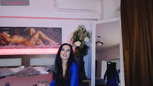 Halie May online show from November 11, 2025, 4:51 pm