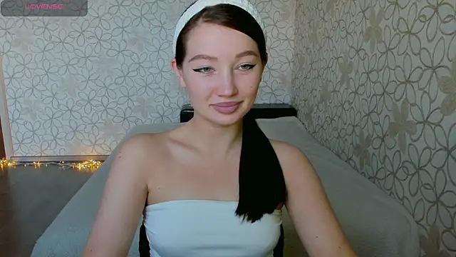Lissa Cristal online show from May 24, 2026, 11:26 am