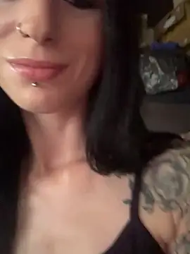 MissMidnightUK online show from September 11, 2025, 1:44 pm