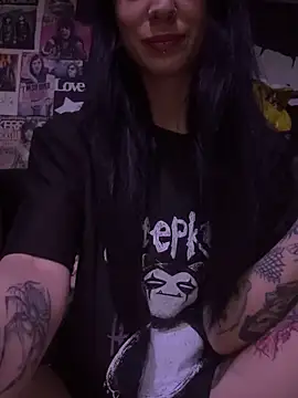 MissMidnightUK online show from February 12, 2026, 12:27 am