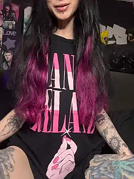 MissMidnightUK online show from March 22, 2026, 11:41 pm