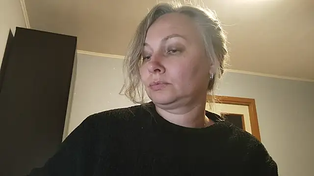 Snapshot of EdithManning chatting on May 1, 2026, 5:50 pm EdithManning online show from May 1, 2026, 5:50 pm