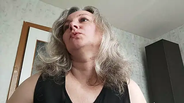 Snapshot of EdithManning chatting on May 12, 2026, 7:05 am EdithManning online show from May 12, 2026, 7:05 am
