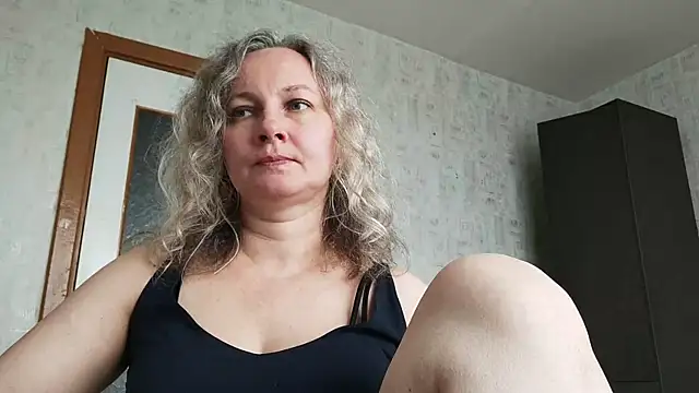 Snapshot of EdithManning chatting on June 8, 2026, 6:58 am EdithManning online show from June 8, 2026, 6:58 am