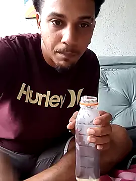 gugao666 online show from December 4, 2024, 7:01 pm