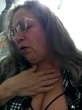 miisevvie  online show from February 21, 2025, 8:29 am