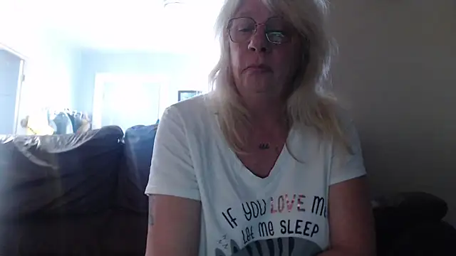 canadiancougar1965 online show from January 26, 2025, 8:23 pm