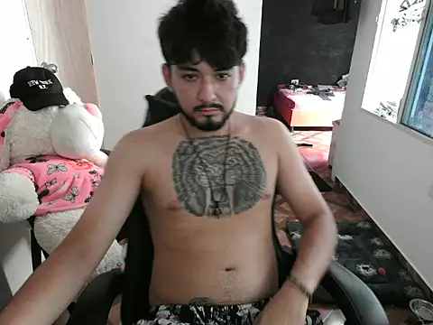 Snapshot of SeduxionDuo chatting on October 30, 2025, 7:03 pm SeduxionDuo online show from October 30, 2025, 7:03 pm