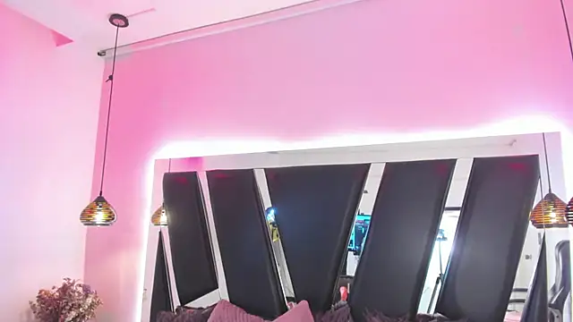 antonelllepiercee online show from November 25, 2025, 11:10 am