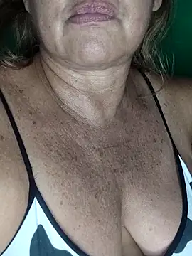 Kasandra Ho online show from October 29, 2025, 1:41 am