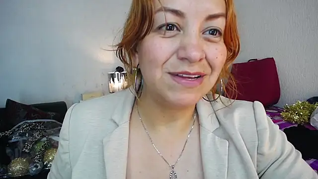 Delilah Belmont online show from December 8, 2024, 11:40 pm