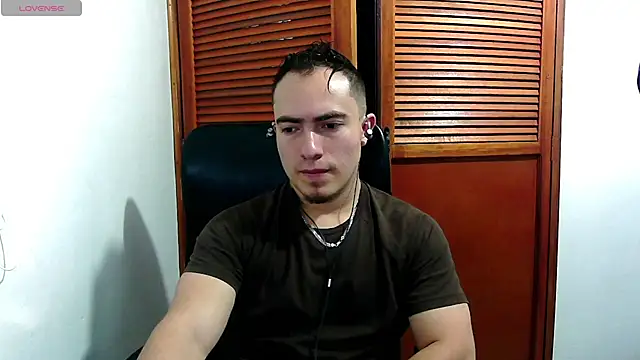 dragon1006 online show from May 21, 2026, 9:22 pm