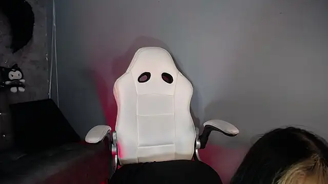 amelierouss online show from October 25, 2025, 2:19 am