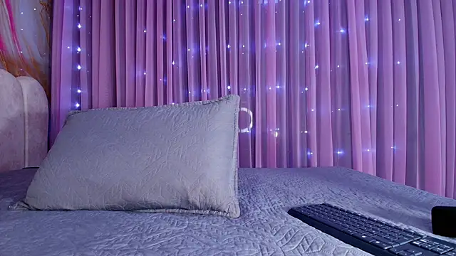 mia stanfort online show from February 21, 2026, 7:15 pm