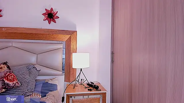 kimberly latin online show from October 11, 2025, 6:50 pm