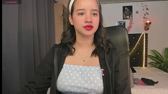 emilyrouxe online show from March 7, 2025, 2:12 pm