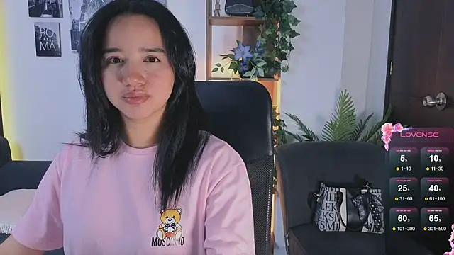 emilyrouxe online show from September 23, 2025, 1:58 pm