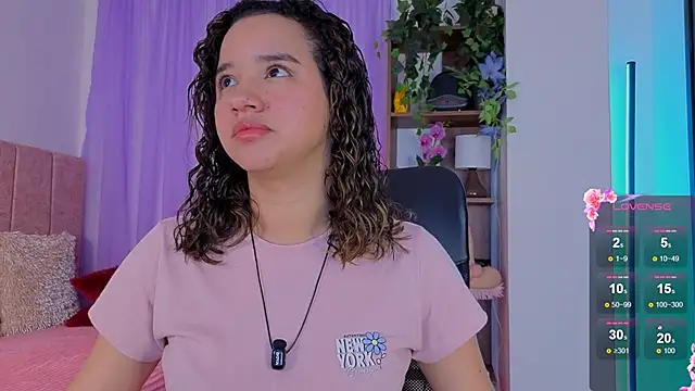 emilyrouxe online show from December 17, 2025, 3:29 pm