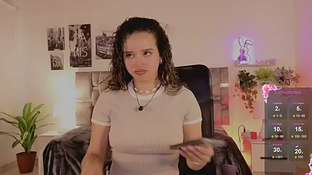 Snapshot of emilyrouxe chatting on July 17, 2026, 3:07 pm emilyrouxe online show from July 17, 2026, 3:07 pm